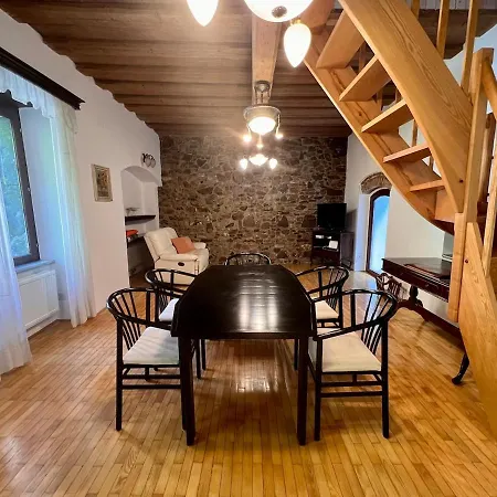 דירה Charming Old Town Loft - Amazing Location