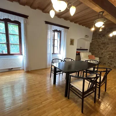 Charming Old Town Loft - Amazing Location דירה